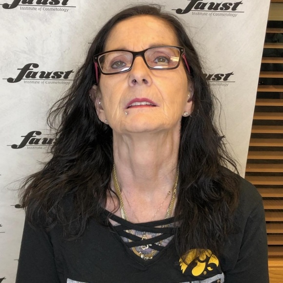 Meet your Posher, Debra - Picture 1 of 7